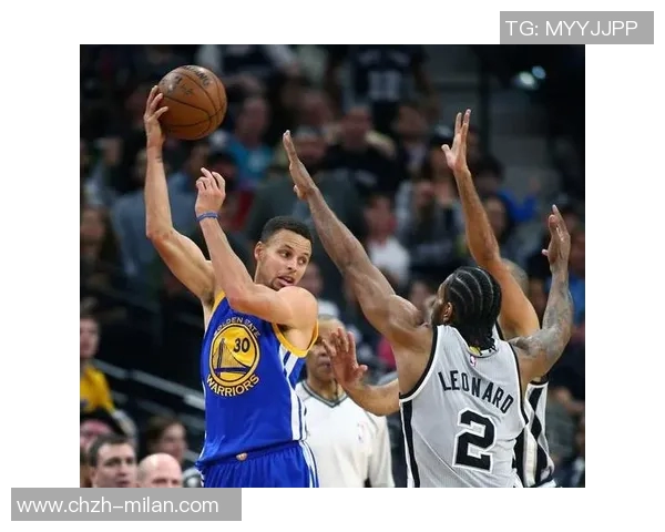 克莱空切未能命中半空篮引发争议疑似遭对手推搡不满摊手抗议 克莱空切未能命中半空篮引发争议疑似遭对手推搡不满摊手抗议