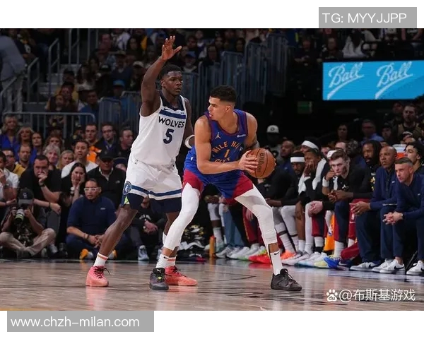 波蒂斯表现稳健半场8投5中贡献12分6篮板正负值2助球队稳定局面