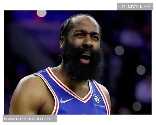 哈登三分球失误引发场下笑声马卡与弩机默契互动引发关注